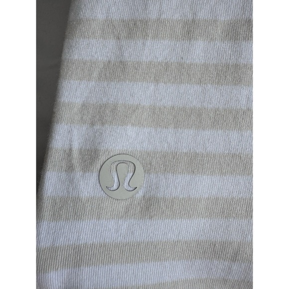 New Lululemon Organic Cotton Classic Fit T-Shirt Size Medium Beige & White - Picture 7 of 7